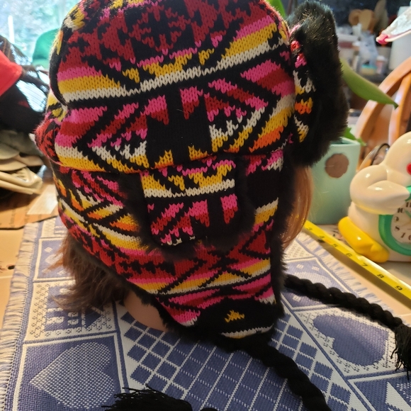 Woman's Winter Check Trapper Hat - Picture 4 of 13